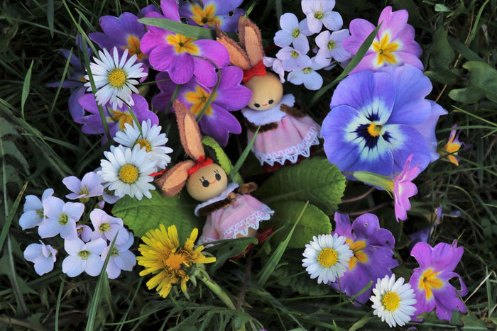 Hvad skal du drikke til påskefrokosten? Vin er et oplagt valg. Vi guider dig til påskens vin. Bliv klogere lige her.