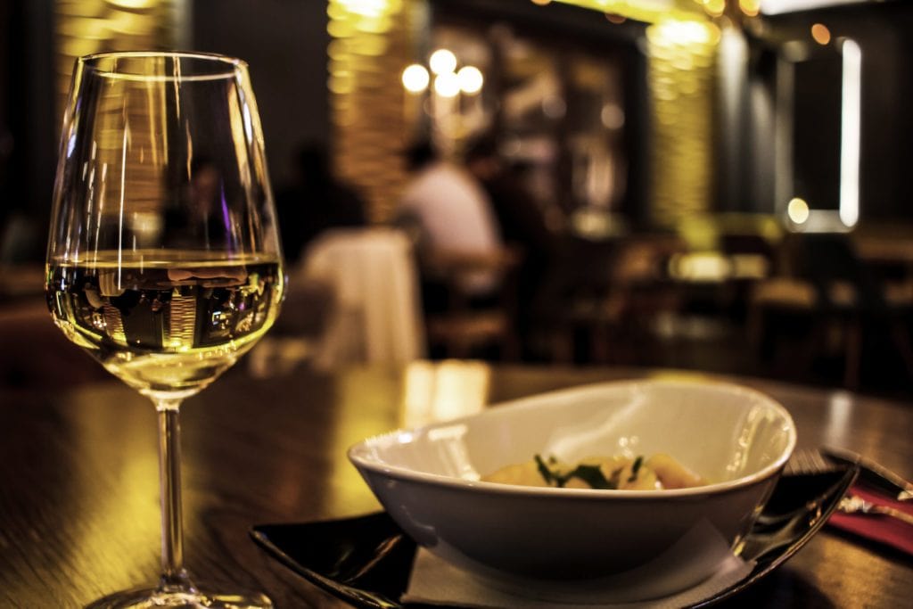 At forhandle prisen med din tjener (uden at snakke om prisen)